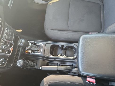 Used 2023 Jeep Wrangler Unlimited Sport AWD/4WD image 26