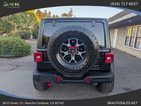 Used 2018 Jeep Wrangler Unlimited Rubicon AWD/4WD image 10