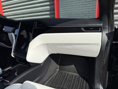 Used 2019 Tesla Model X 100D image 18