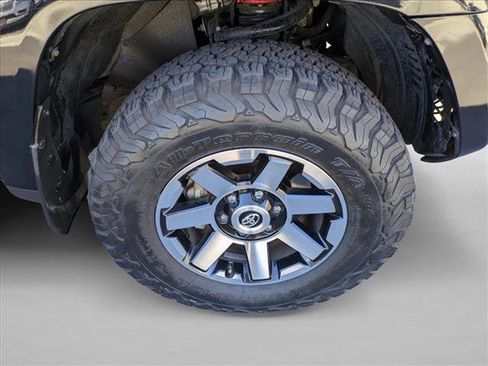 Used 2018 Toyota 4Runner TRD Off-Road image 24