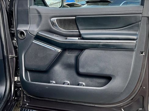 Used 2025 Ford Expedition Max Platinum w/ Stealth Performance Package image 27