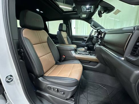 Certified 2024 Chevrolet Silverado 1500 High Country w/ High Country Premium Package image 22