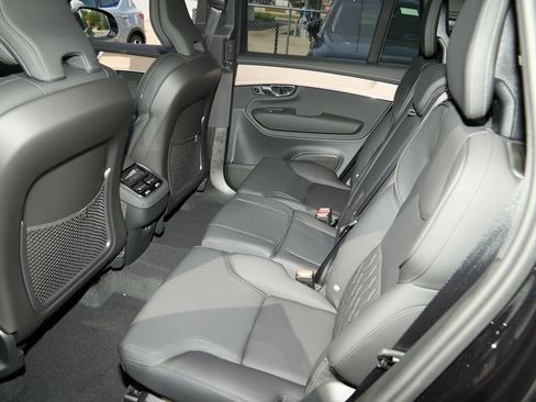 New 2025 Volvo XC90 B6 Plus w/ Protection Package image 16