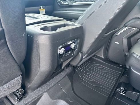 Used 2021 GMC Yukon Denali w/ Denali Premium Package AWD/4WD image 16