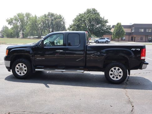 Used 2011 GMC Sierra 2500 SLT w/ SLT Convenience Package AWD/4WD image 9