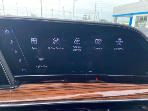 Used 2022 Cadillac Escalade ESV Luxury w/ LPO, Illumination Package AWD/4WD image 25