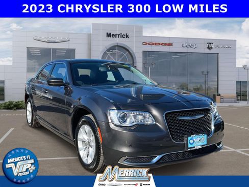 Certified 2023 Chrysler 300 Touring image 1