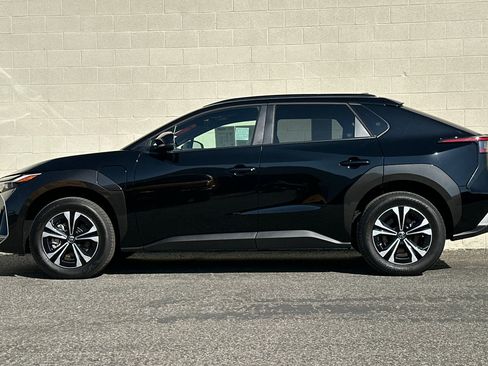 Used 2025 Toyota bZ4X AWD image 7