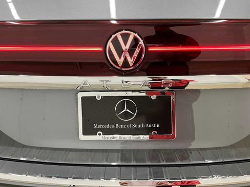 Used 2024 Volkswagen Atlas SEL Premium R-Line image 25