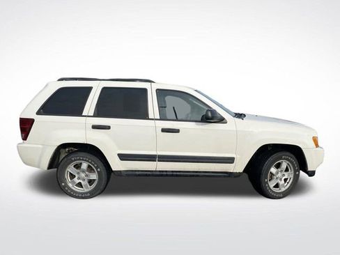 Used 2005 Jeep Grand Cherokee Laredo image 2