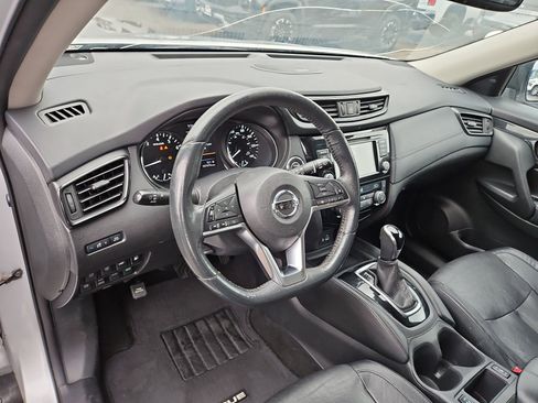 Used 2018 Nissan Rogue SL image 14