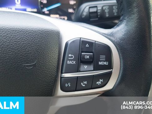 Used 2022 Ford Explorer XLT w/ Equipment Group 202A RWD image 9