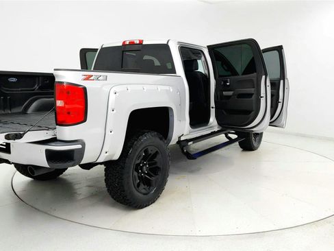 Used 2018 Chevrolet Silverado 1500 LT w/ All Star Edition image 11