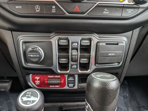 Used 2022 Jeep Wrangler Unlimited Rubicon image 28