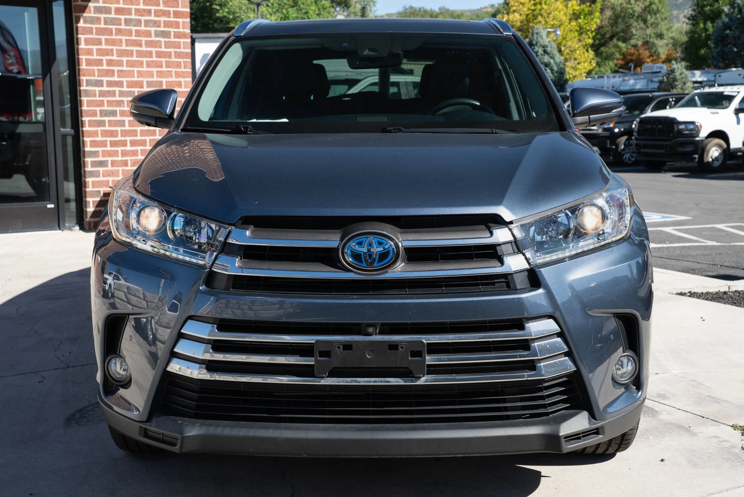 Used 2018 Toyota Highlander Limited Platinum AWD/4WD image 2