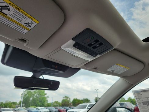 Used 2025 Nissan Pathfinder SL w/ SL Premium Package image 30