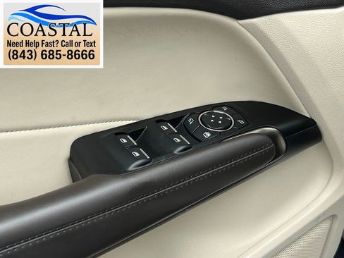 Used 2019 Lincoln MKC Reserve w/ MKC Climate Package FWD image 8