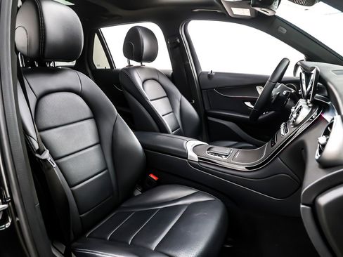 Used 2022 Mercedes-Benz GLC 300 image 7