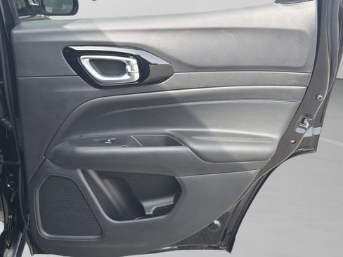 New 2026 Jeep Compass Latitude image 26