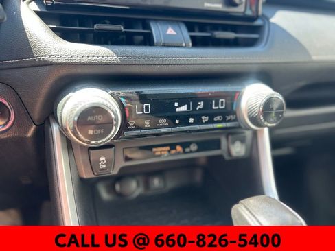Used 2021 Toyota RAV4 XLE w/ Carpet Mat Package (TMS) image 18
