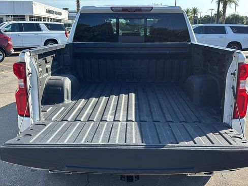 Used 2021 Chevrolet Silverado 1500 High Country w/ Technology Package image 7