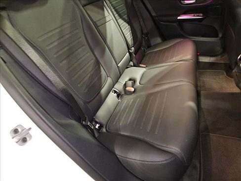 Used 2026 Mercedes-Benz GLC 350e 4MATIC image 18