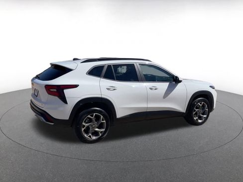 Used 2025 Chevrolet Trax LT image 15