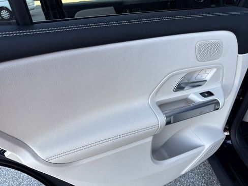 New 2026 Mercedes-Benz GLB 250 image 11