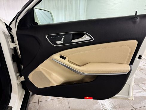 Used 2019 Mercedes-Benz GLA 250 4MATIC image 16