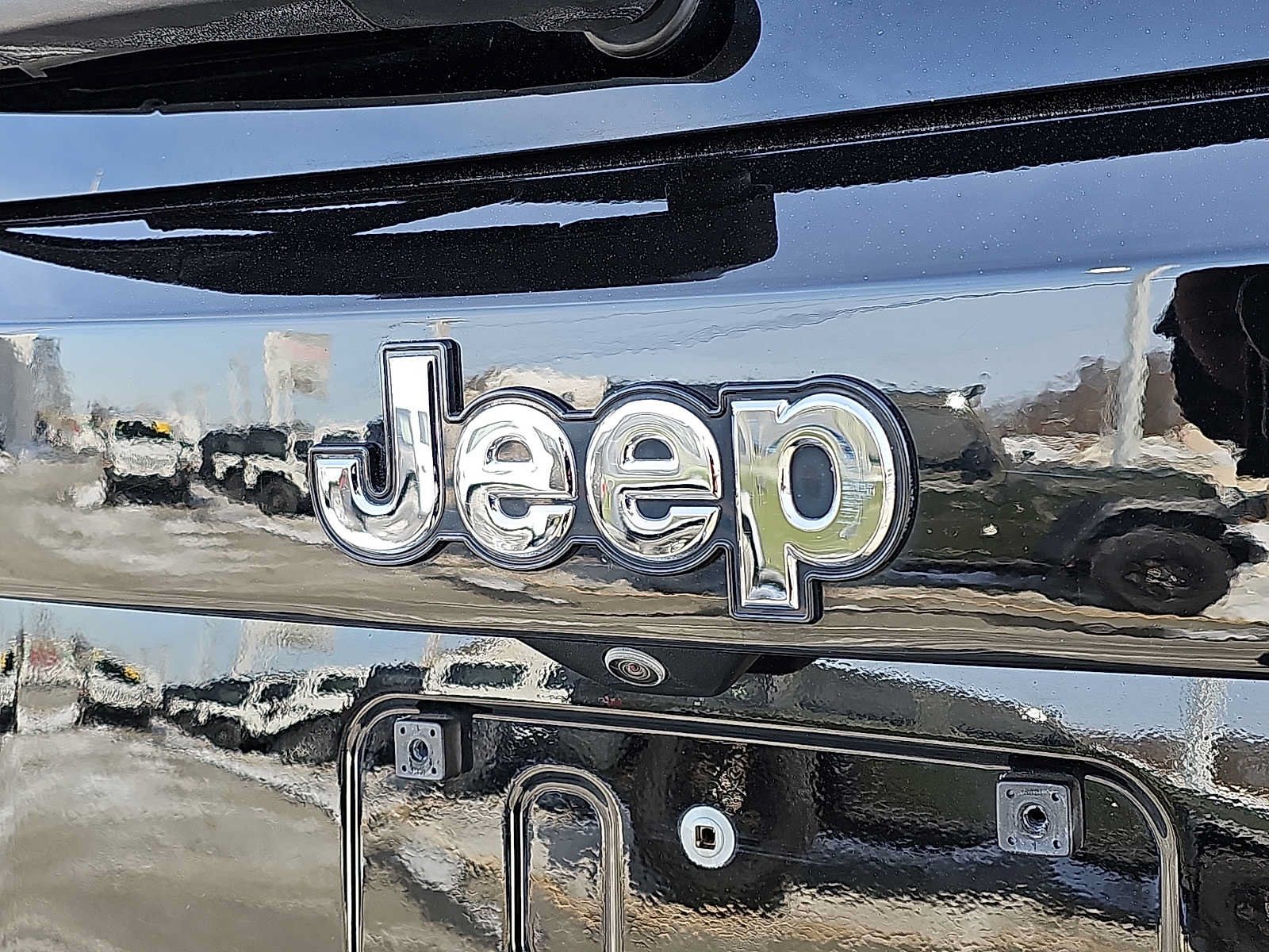 Certified 2023 Jeep Renegade Latitude w/ Sun/Sound Group AWD/4WD image 30