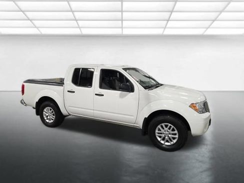 Used 2018 Nissan Frontier SV AWD/4WD image 3