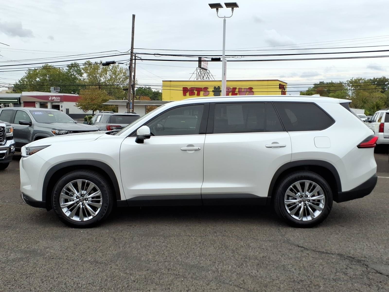 Used 2024 Toyota Grand Highlander AWD image 7