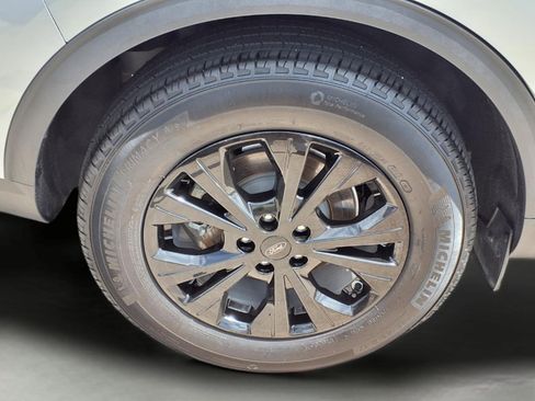 Used 2024 Ford Escape Active w/ Tech Pack #1 FWD image 9