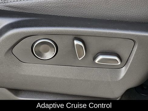 Used 2024 GMC Yukon Denali image 33