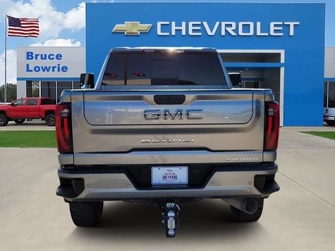 Used 2024 GMC Sierra 2500 Denali Ultimate AWD/4WD image 5