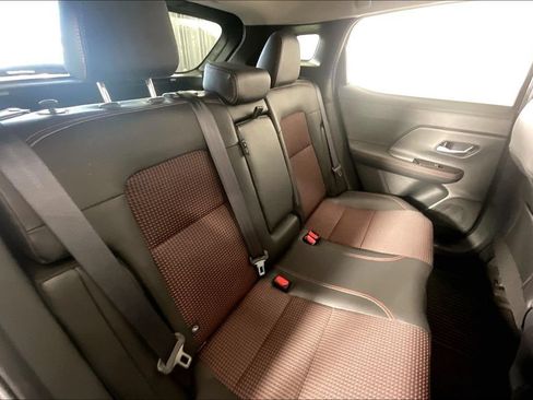 Certified 2025 Nissan Kicks SR FWD image 36