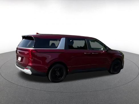 Used 2026 Kia Carnival FWD image 8