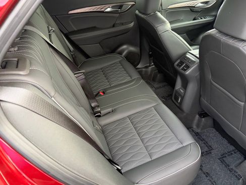 Used 2023 Buick Envision Avenir FWD image 23