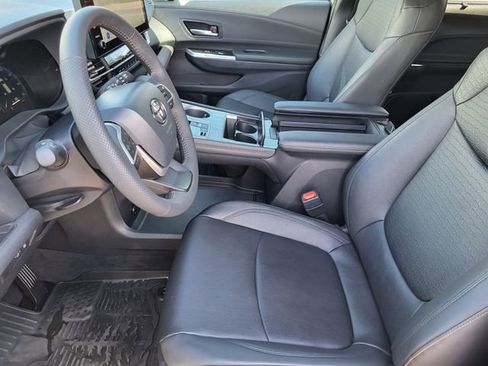 Used 2025 Toyota Sienna XLE Woodland Edition AWD/4WD image 12
