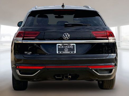 Used 2020 Volkswagen Atlas Cross Sport SE w/ Towing Package image 4