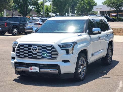 Certified 2024 Toyota Sequoia Capstone AWD/4WD image 4