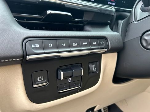 Used 2023 Cadillac Escalade Premium Luxury w/ Performance Package image 27