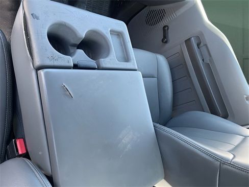 Used 2013 Ford F550 4x4 SuperCab Super Duty w/ Payload Upgrade Pkg image 17