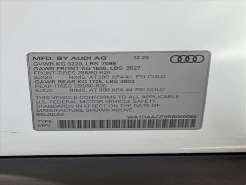 Used 2024 Audi Q8 e-tron Prestige image 26