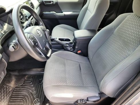 Used 2020 Toyota Tacoma SR AWD/4WD image 13
