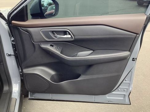 Used 2022 Nissan Rogue Platinum w/ Head-Up Display Package FWD image 38