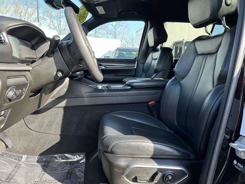 Used 2024 Jeep Wagoneer L Series II w/ Flexible Seating Group image 22