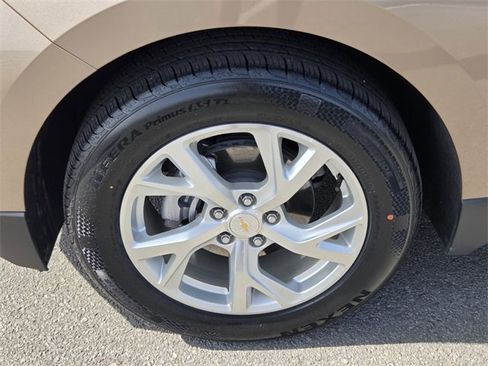 Used 2018 Chevrolet Equinox Premier image 23