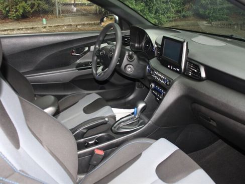 Used 2019 Hyundai Veloster 2.0 FWD image 14
