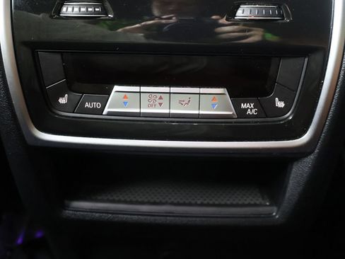 Used 2023 BMW X6 xDrive40i AWD/4WD image 61